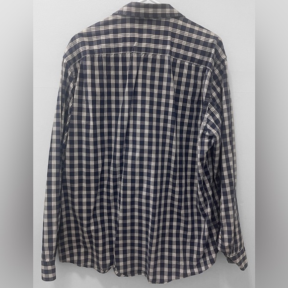 Amazon Essentials Mens Button-up. Size X-Large. - Picture 2 of 3